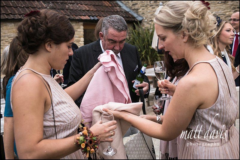 Chilly autumn weddings need pashminas for the bridesmaids