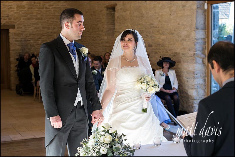 Kingscote-Barn-wedding-photos_011